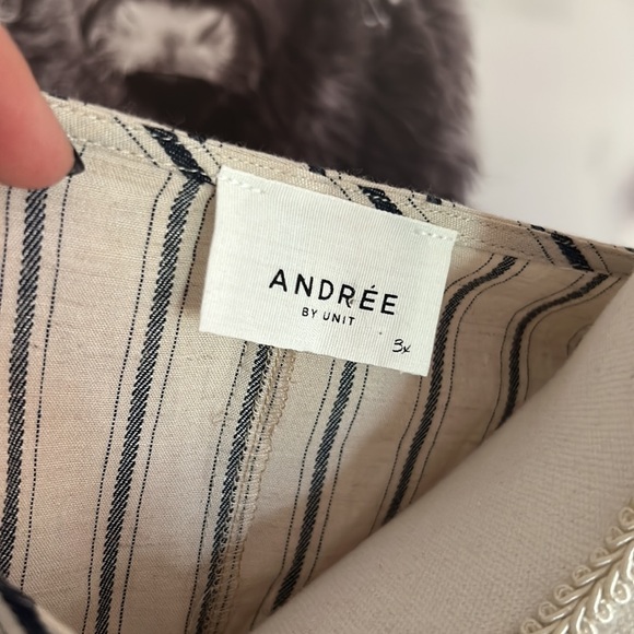 Andrée by Unit Top - Picture 6 of 6